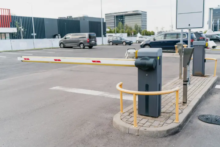 parking barrier in saudi Arabia