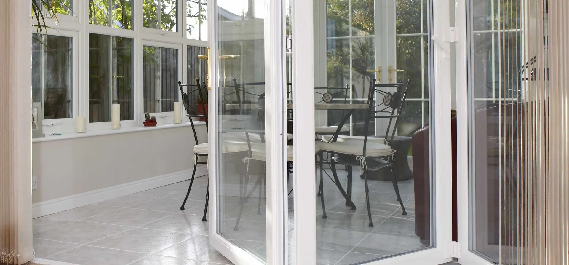 feature of foldable doors 1